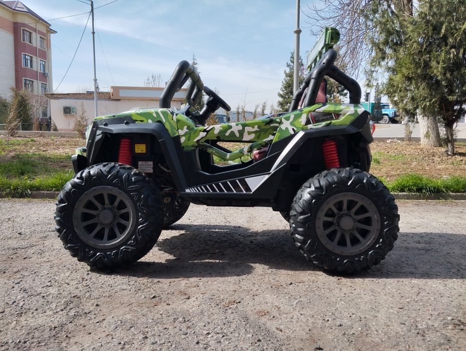 Bolalar moshinasi sotiladi