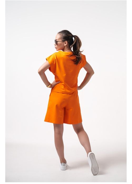 Продаётся костюм.