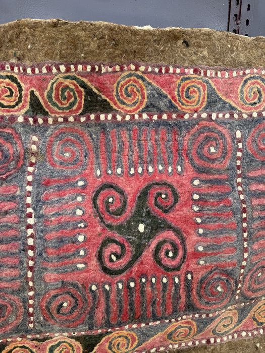 Киіз кілем сатылады