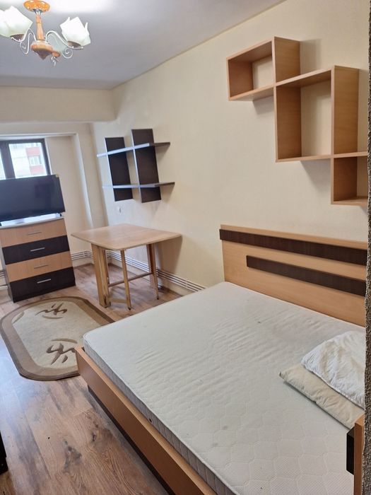 Inchiriez apartament 2 camere mobilat si utilat