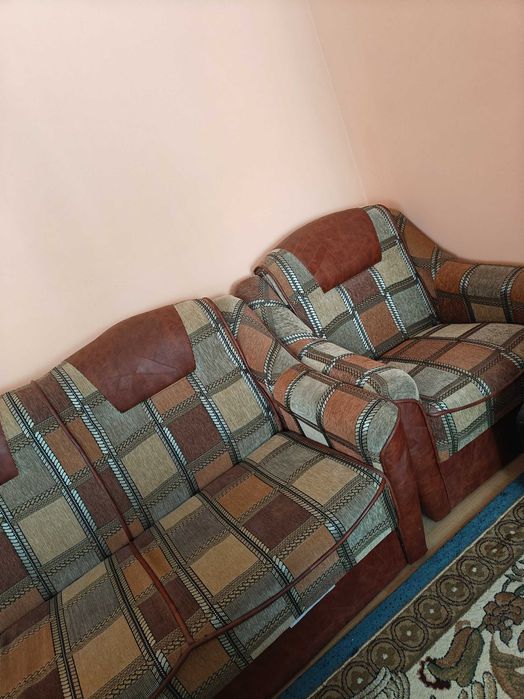 Vând colțar canapea extensibil