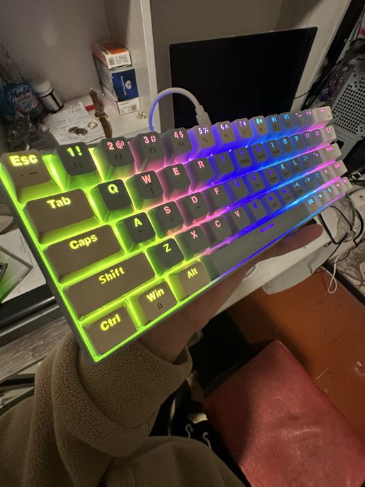 Klaviatura sotiladi xolati chotki.