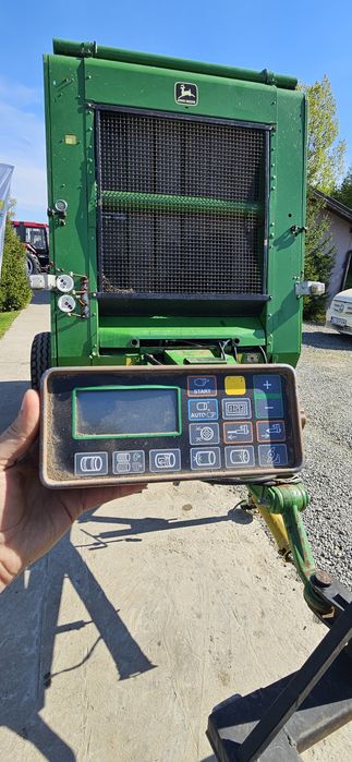 Presa de baloti John Deere 590