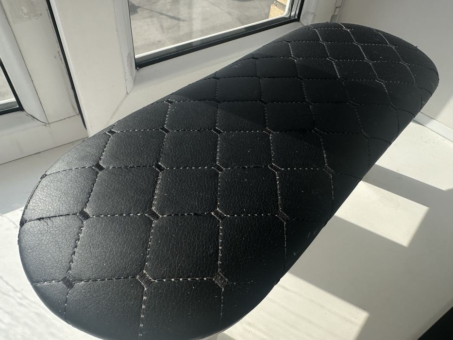 Маникюрная подставка для рук