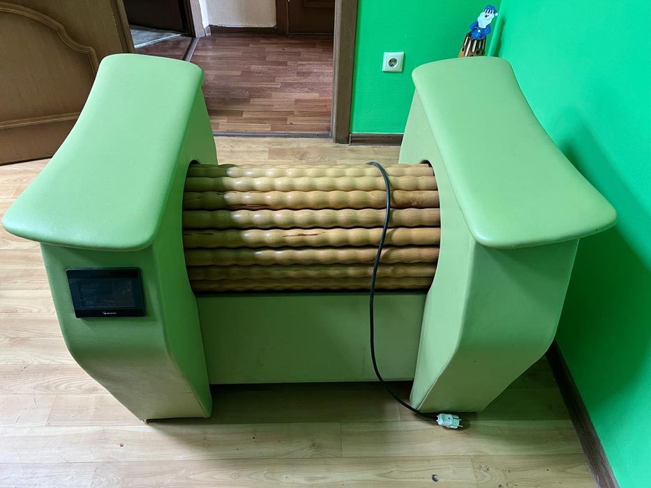 Стационарный роликовый массажер