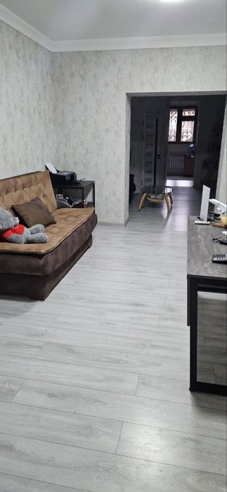 Сдается офис в центре В Айбеке! 91 квадратных ! Новый ремонт !!