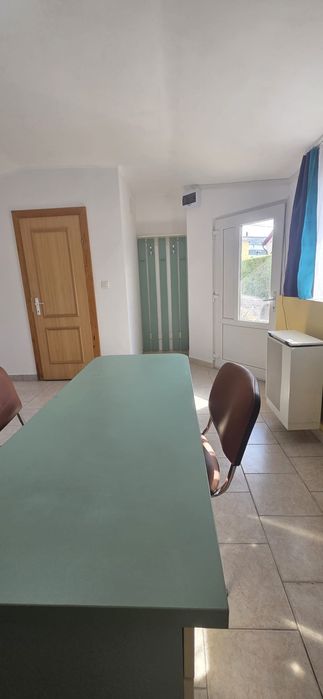 Spatiu de inchiriat pentru activități restrânse.