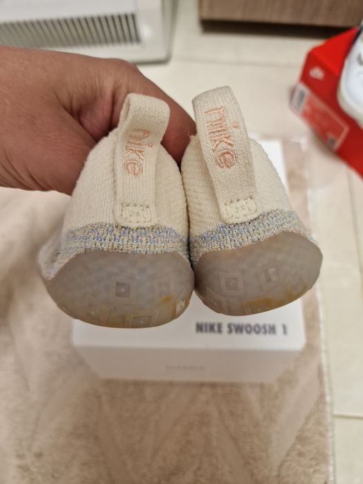 Боси обувки Nike