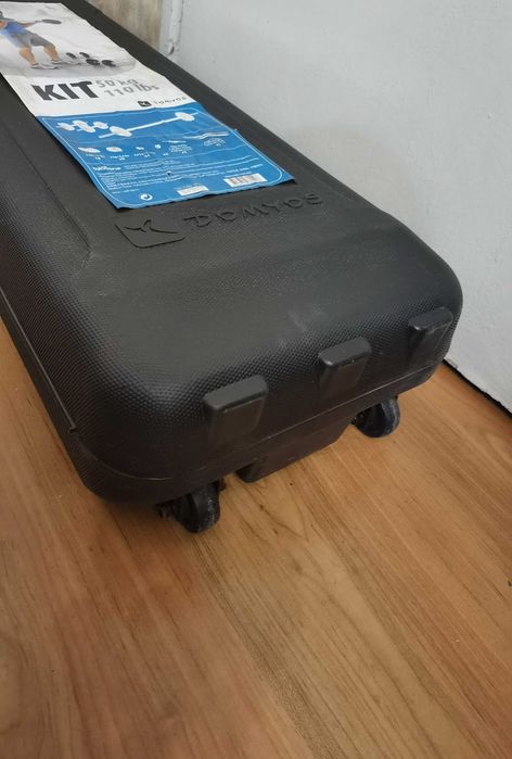 Продавам тежести и лостове в куфар
