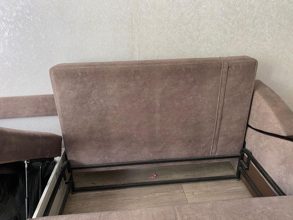 Продам диван в хорошем состоянии