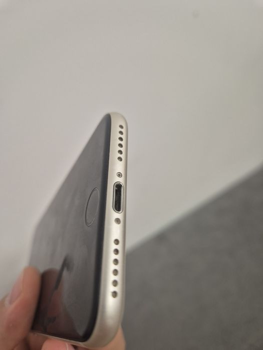 iPhone SE 3 (2022) 5G – Impecabil