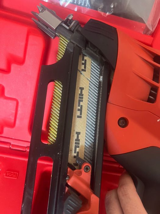 Pistol cuie Hilti GX 90-WF