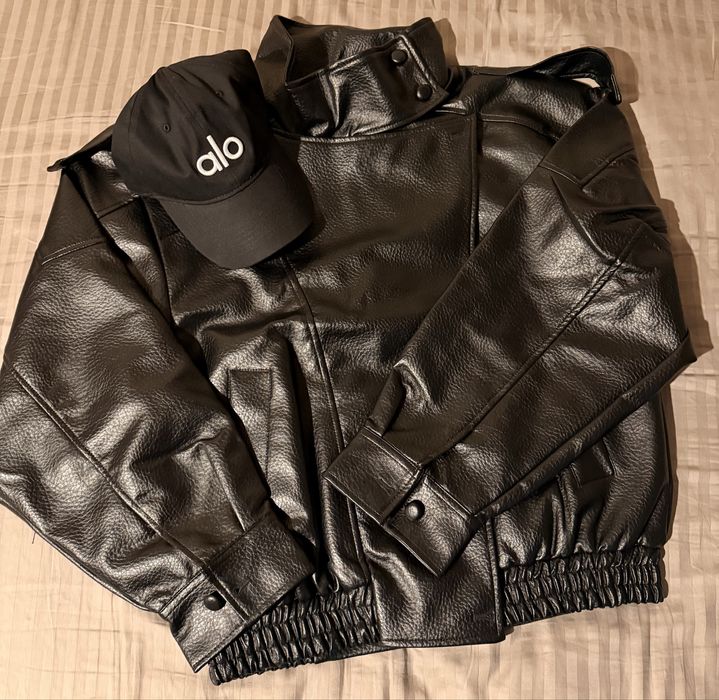 Кожено яке с яка и шапка ALO