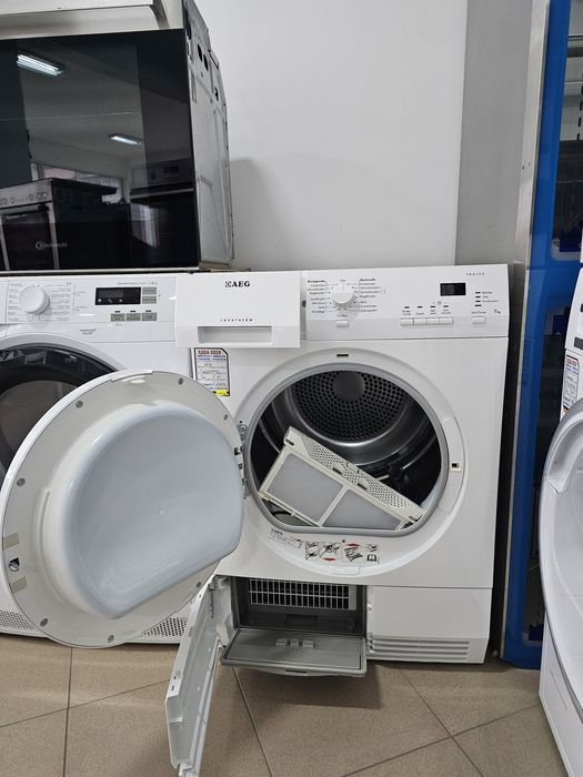 Сушилня с термопомпа AEG Lavatherm