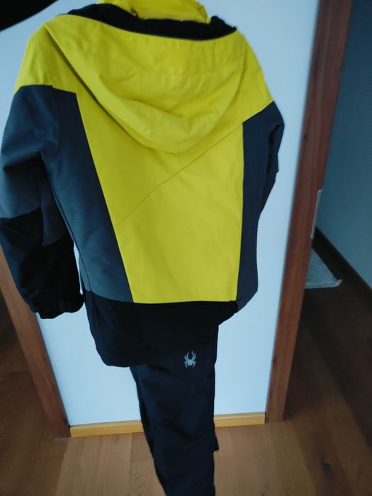 Vând costum ski 10 ani