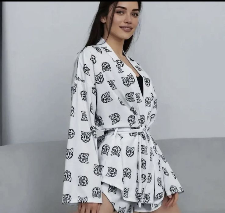 Продам костюмчики
