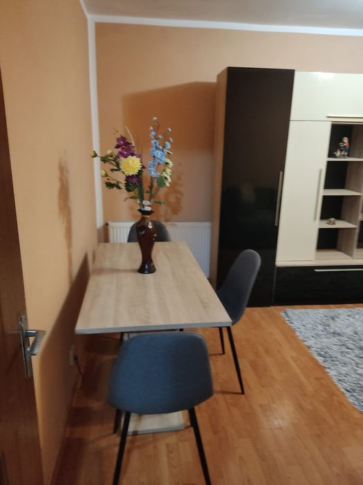Vand apartament 2 camere decomandat