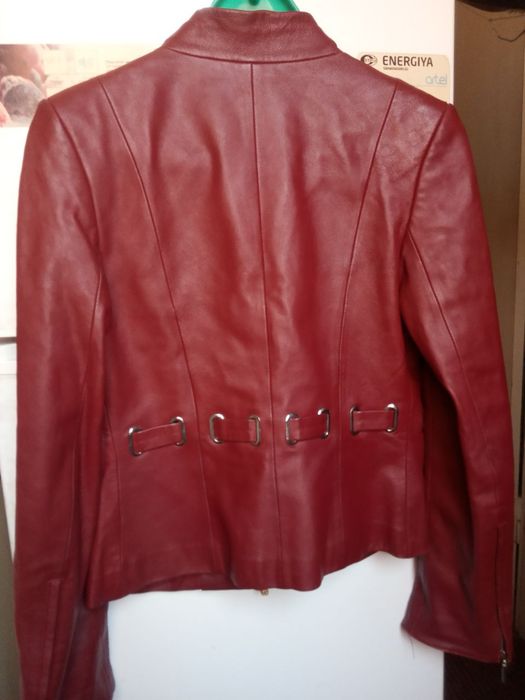 Продам женскую кожанку