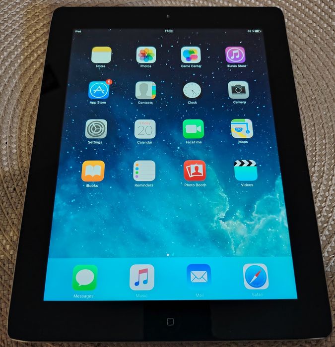 Като нов ! Apple iPad Wi-Fi 3rd Gen 16GB черен + оригинално зарядно