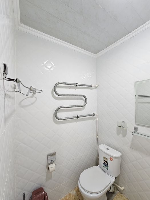 6 mkr 3 xona 3 etaj A.Temur 40 dom