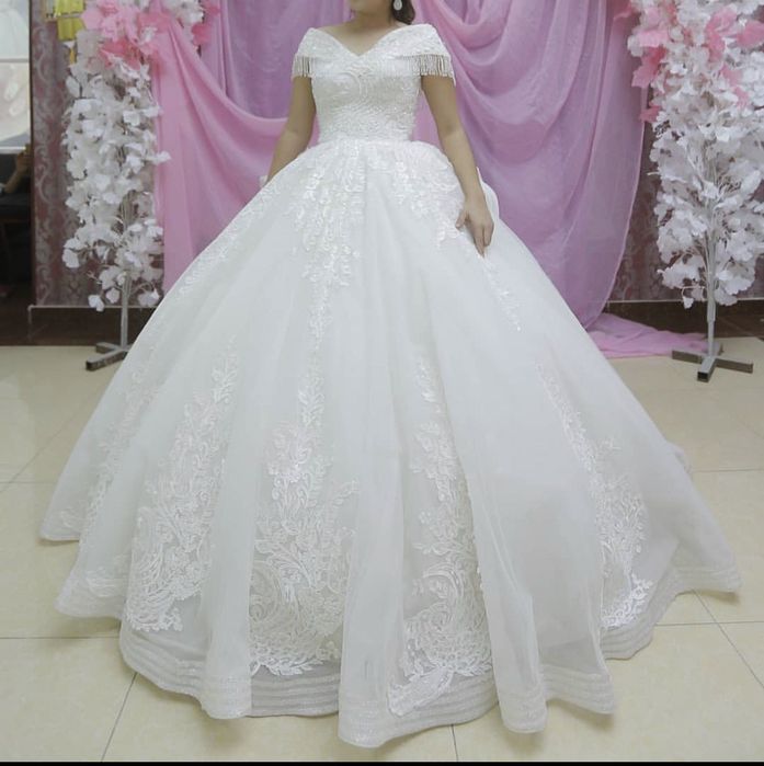 Kelin ko'ylaklar sotiladi barcha jihozlari bilan