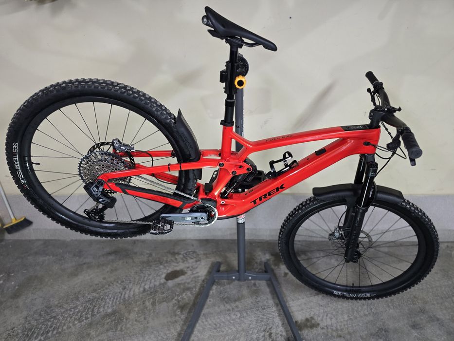 Trek fuel Exe 9.8 GX AXS, size L, Lava