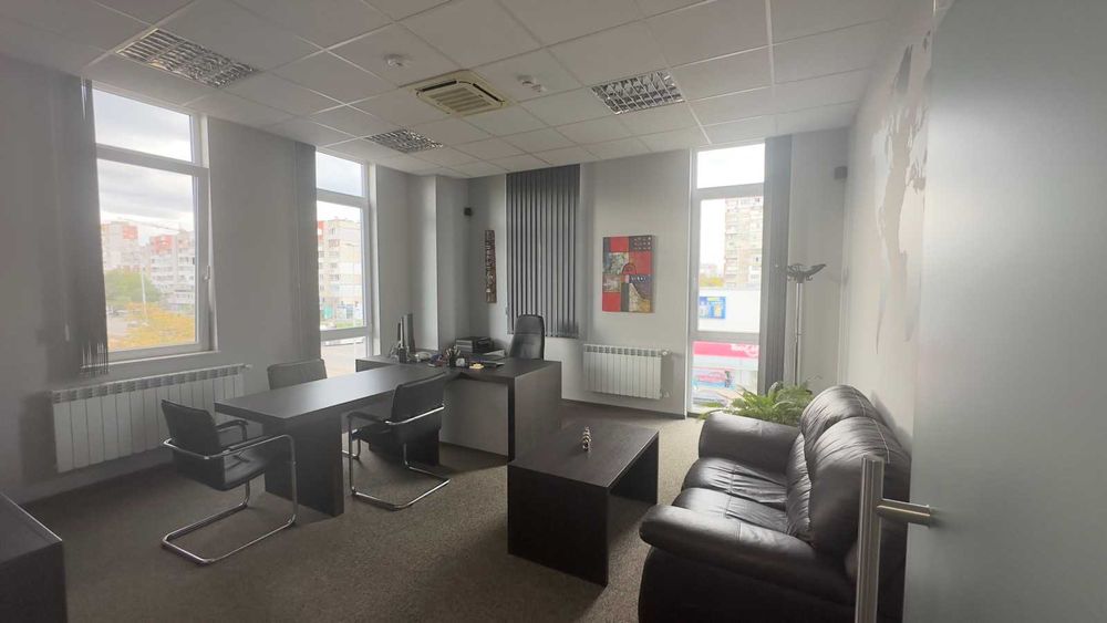 Дава се под наем Офис в София, Люлин 6 - 138 кв.м за 1250 € - Снимка #1