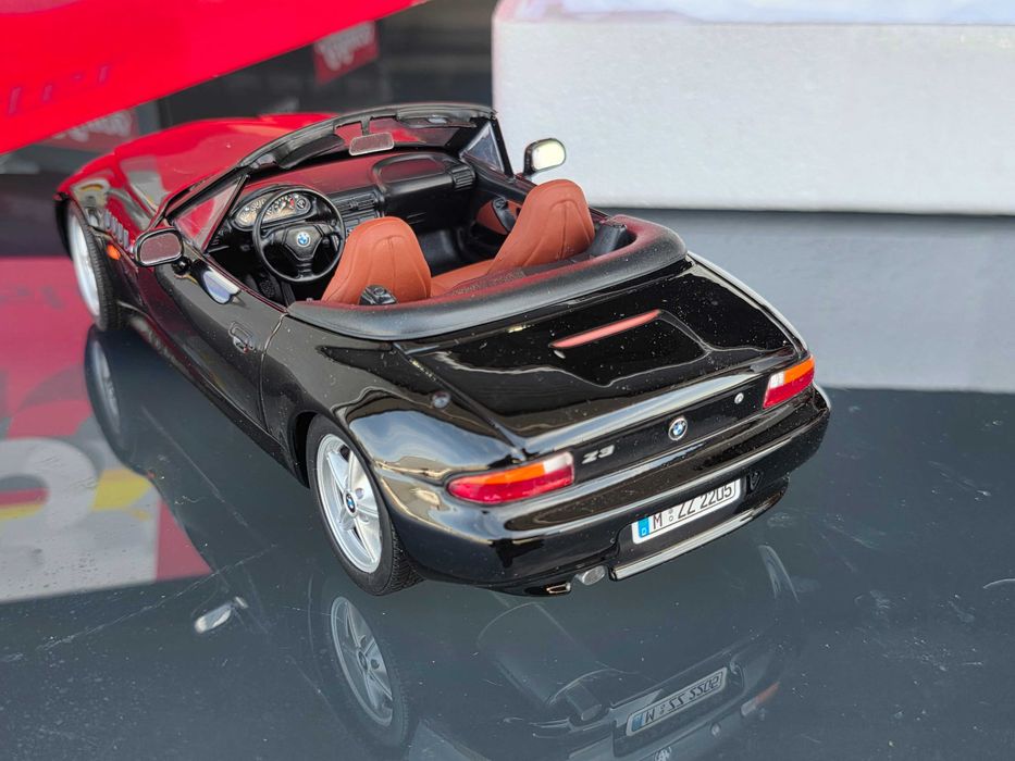 Macheta Auto 1/18 UT Models BMW Z3 Roadster