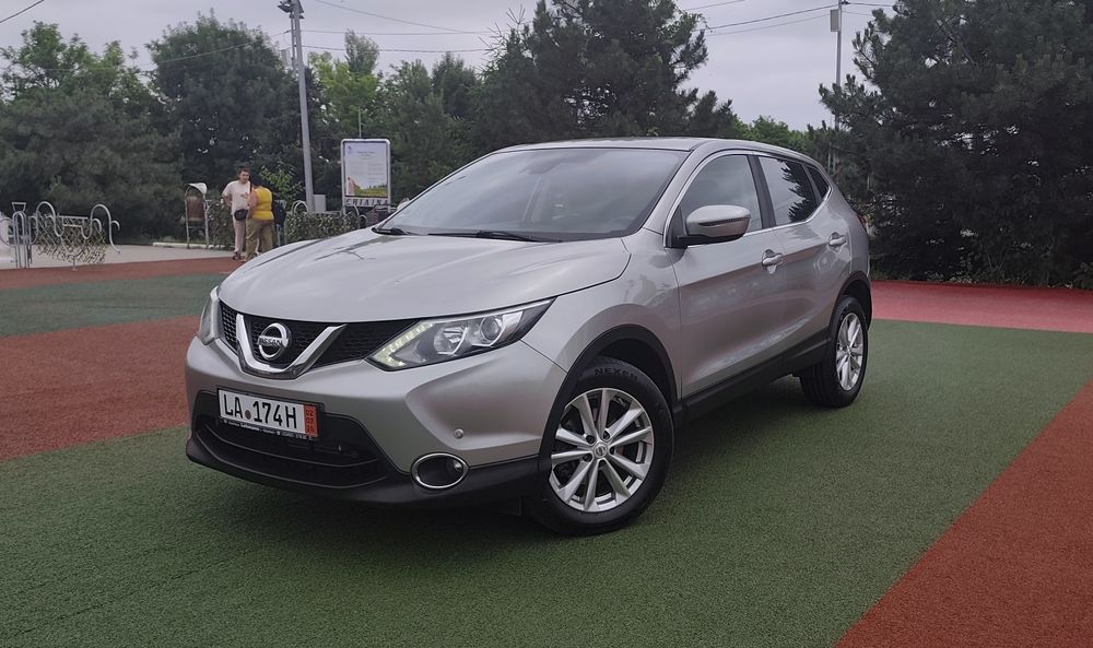 NISSAN Qashqai 2015