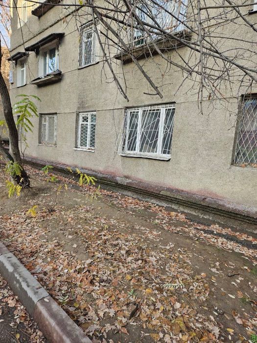 Чиланзар 2 пионерский квартира под офис 27кв.м фасад 6м первая линия