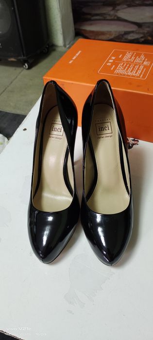 Срочно продам туфли