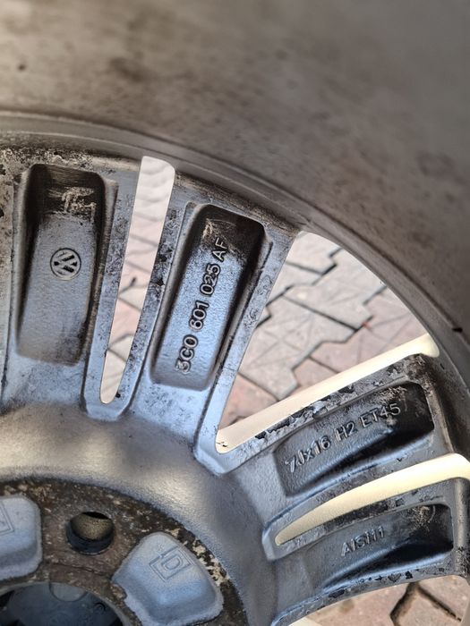 Vând Jante R16 VW PASSAT B6,B7 Golf 5.6.7 , 5x112