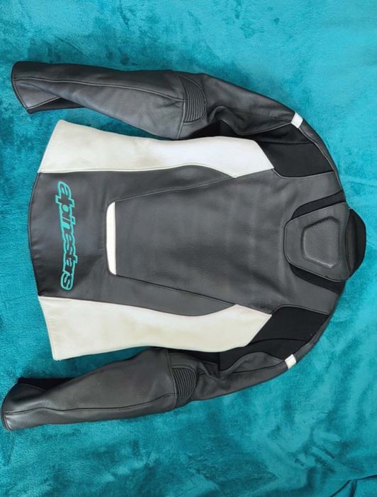 Geacă de motor dama - Alpinestars Stella GP Plus R V3 
Purata de 4 ori, ca noua
Preț 1200 lei