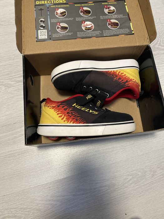 Adidati HEELYS cu role copii marime 33