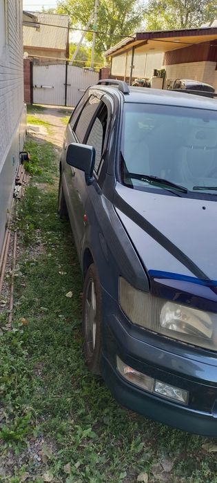 Mitsubishi space wagon