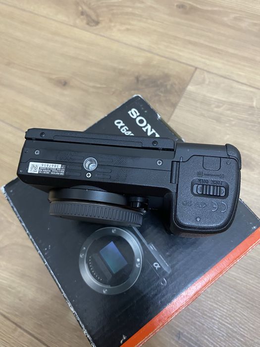 Продам Sony A6400 body почти новый