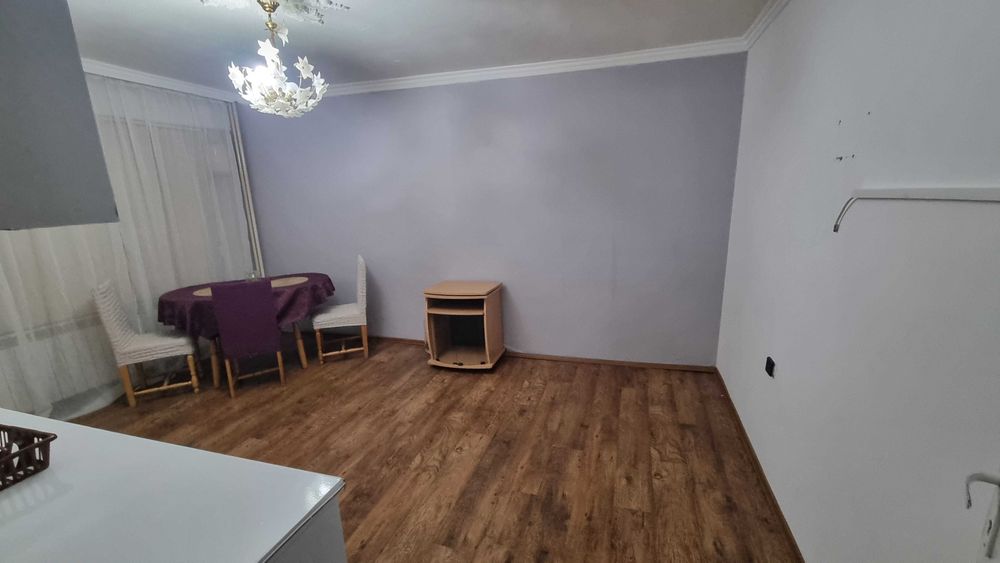 Дава се под наем Тристаен апартамент в Ловеч, Здравец - 64 кв.м за 204 € - Снимка #4