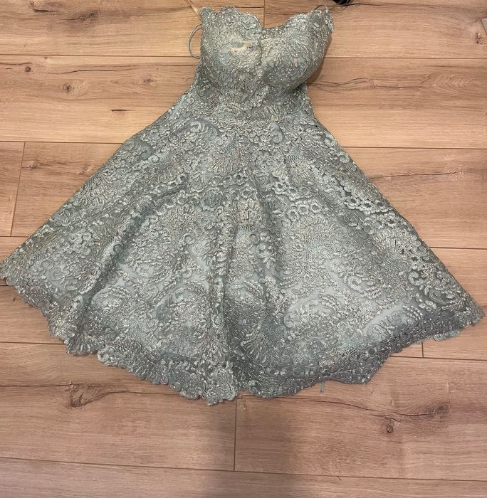 Официална бутикова рокля