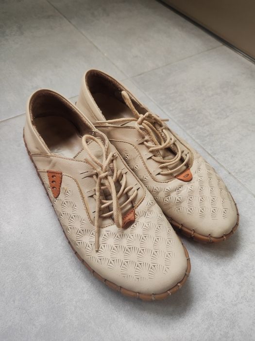 Обувки Venus,39 номер