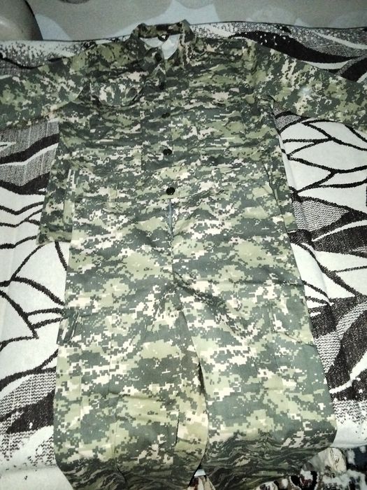 Одежда б/у, продам срочно