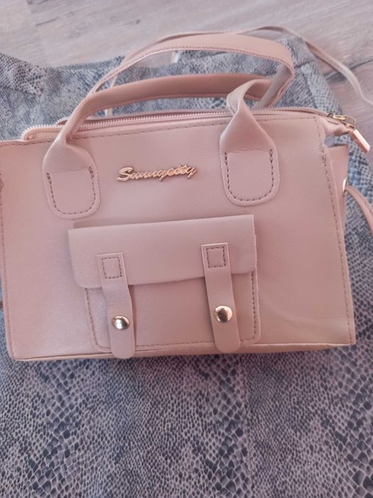 Пола змийски принт с чанта