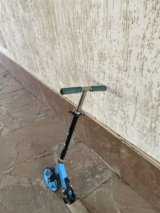 Продам самокат в нормальном состояни