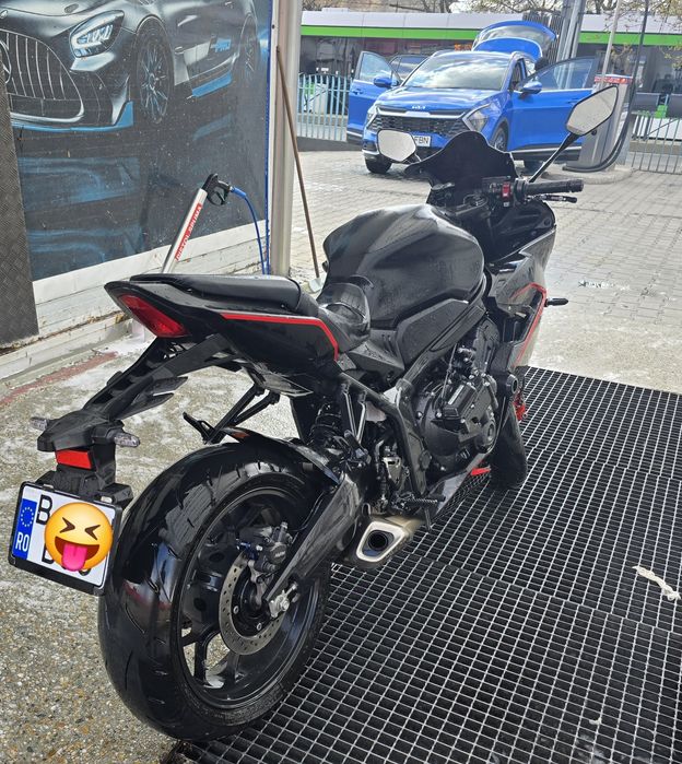 Honda CBR 650 R 2025 e-clutch