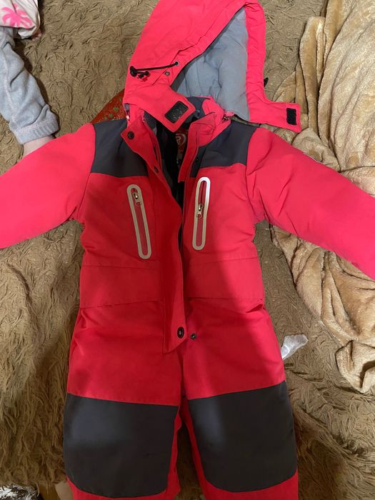 Продам комбенизон для девочек очень теплый