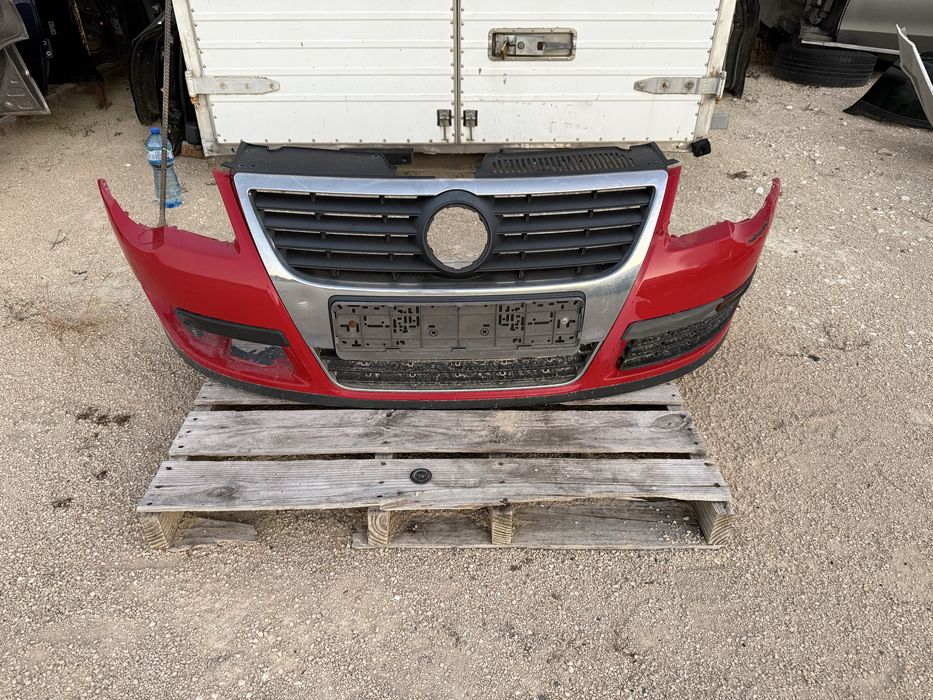 Предна Броня с Решетка Фолксваген Пасат Б6 VW Passat B6 2005-2010