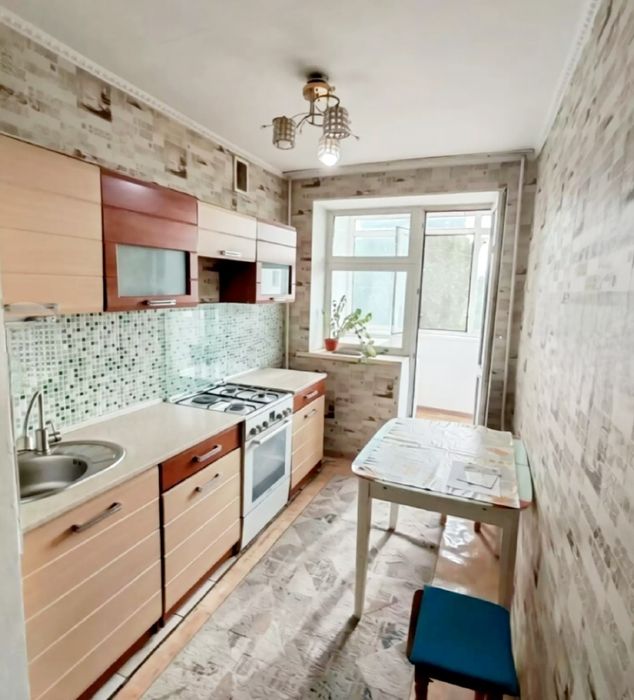 продам 2-х ком. 45кв. 4мкр. 3-этаж
