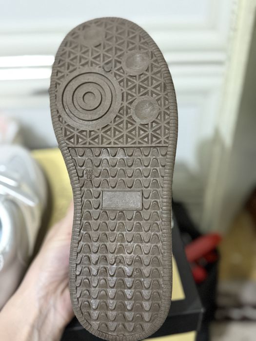 Продам кроссовки новые недорого