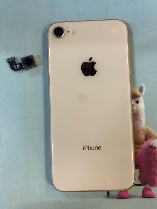 Продам Iphone 8 на запчасти
