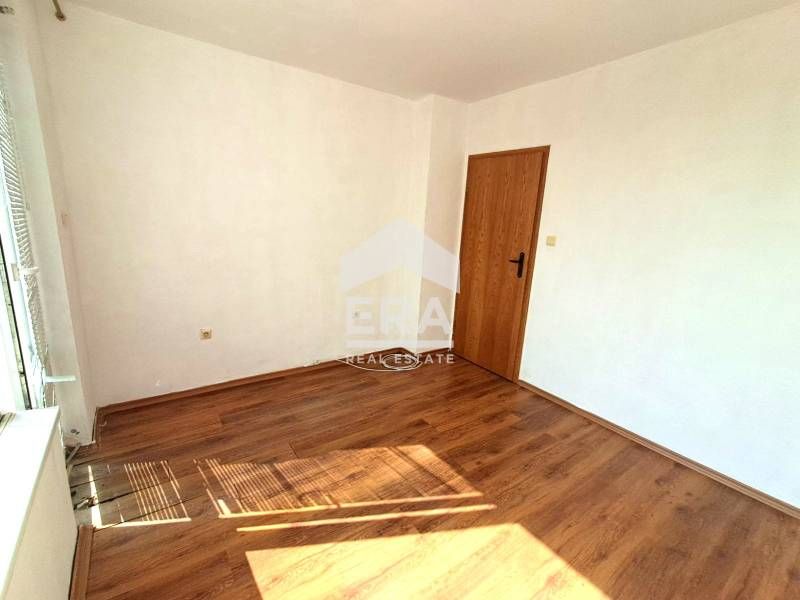 Продава се Двустаен апартамент в Варна, Базар Левски - 83 кв.м за 1855 €/кв.м - Снимка #7
