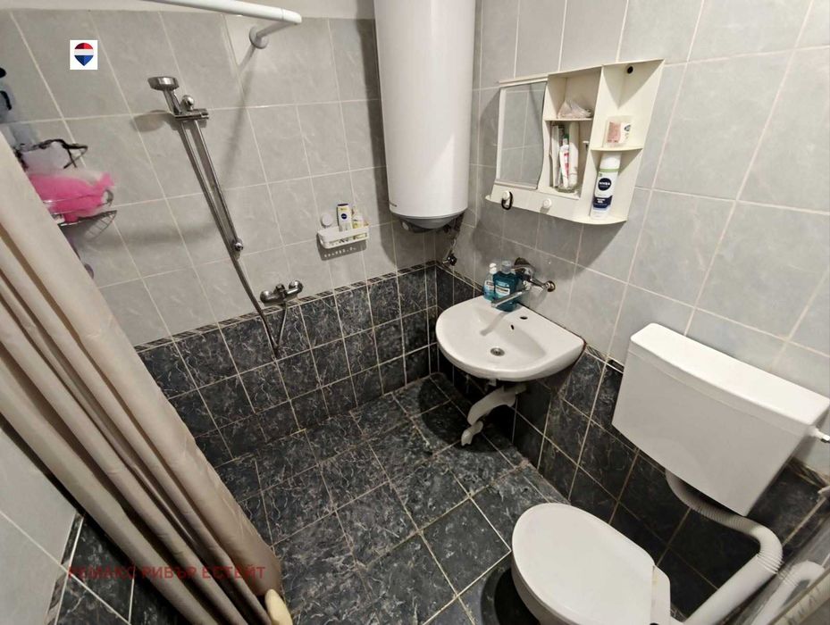 Тристаен апартамент за продажба кв. Дружба 2